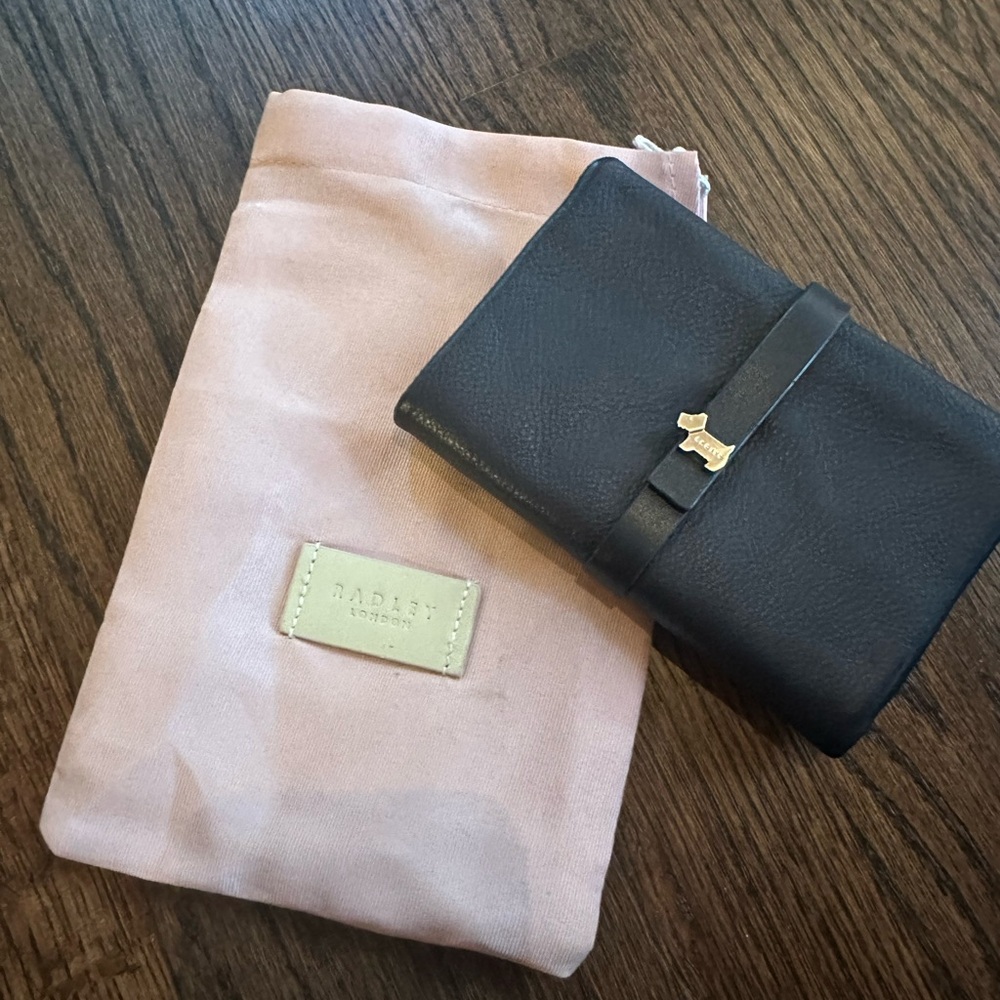 COPY - RADLEY London Medium Grained Leather Bifold wallet